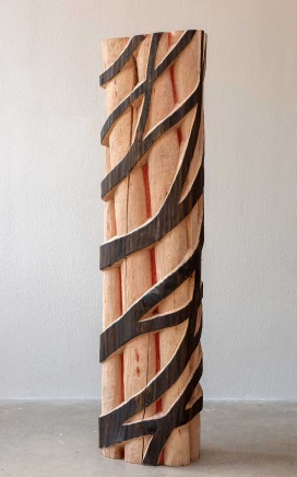 15. Ohne Titel, Jahr: 2024, Material: Lindenholz und &Ouml;lfarbe, Masse 156 x 40 x 32 cm