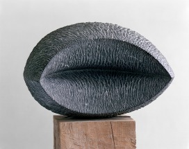«ohne Titel», 1995, Kalkstein, 64 x 50 x 40 cm