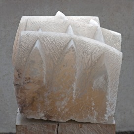 «Fragment l», 2007, Alabaster, 30 x 30 x 25 cm