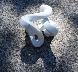 &laquo;Umwallung&raquo;, Marmor, D:17 cm, 2015