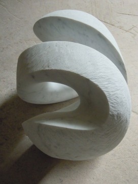 &laquo;Schwing&raquo;, Marmor, 25x25x35 cm, 2011