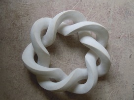 &laquo;Im Fluss&raquo;, Kalkstein, D:54 cm, 2013