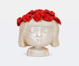 Potira &ndash; Material: Acrylharz (Kunstharz) handmodelliert Gr&ouml;&szlig;e: 15 cm (H&ouml;he) x 14 cm (Breite) x 11,5 cm (Tiefe) von Hand bemalt, Limitierte Edition, Erscheinungsjahr: 2024