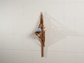 Slick | 2022 | H:55 B:14 T:18 | Gips, Tinte und Holz